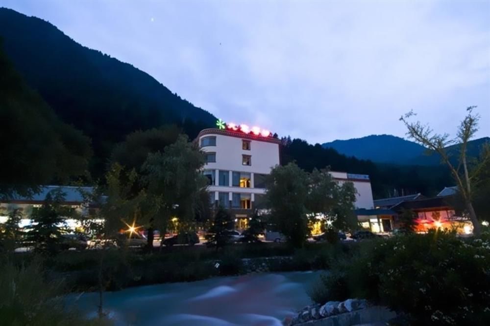 An E Courtyard Hotel Jiu Zhai Gou Branch Jiuzhaigou Exteriör bild